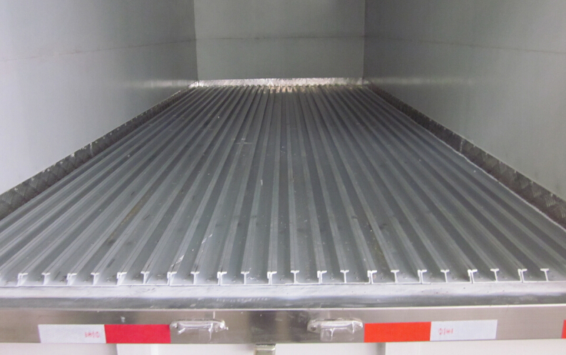 <a href=http://www.m9m10.cn/lcc/ target=_blank class=infotextkey>冷藏車</a>通風(fēng)槽,冷藏車地板通風(fēng)槽圖片