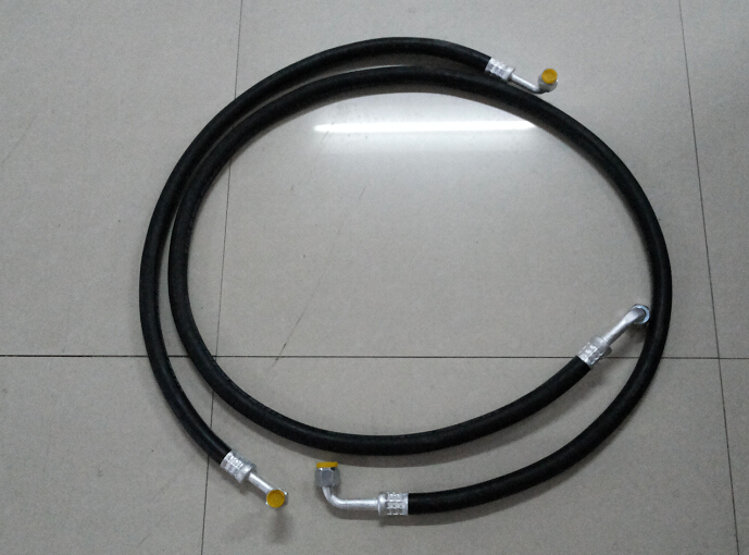 <a href=http://www.m9m10.cn/lcc/ target=_blank class=infotextkey>冷藏車</a>制冷系統(tǒng)管路圖片